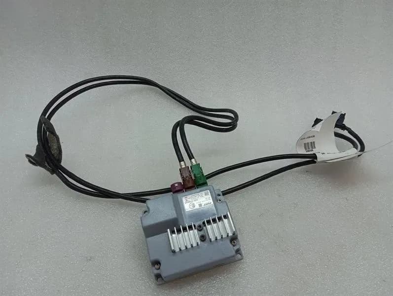 Ferrari GTC4 Lusso F151M USB Splitter Module 875005 ECU -