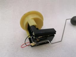 FERRARI Ferrari GTC4 Lusso T 3.9 V8 F151M Fuel Transmitter Unit 273540 Fuel Sender — thumbnail 7