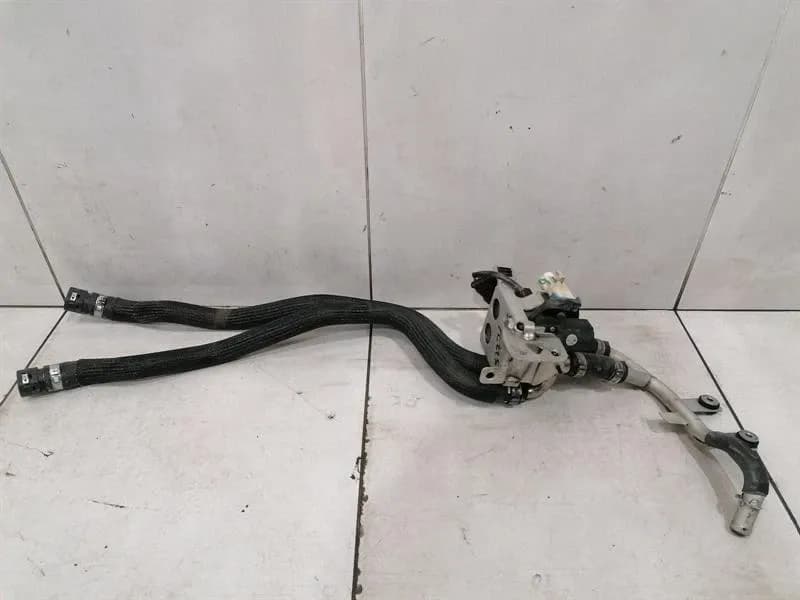 Ferrari GTC4 Lusso F151M Heater Valve 67635900 Heater Valve -