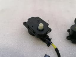 FERRARI Ferrari GTC4 Lusso T 3.9 F151M Heater Resistor 2461910177 Blower Regulator Knob — thumbnail 7