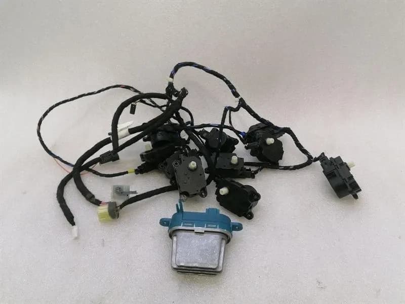 Ferrari GTC4 Lusso T 3.9 F151M Heater Resistor 2461910177 Blower Regulator Knob