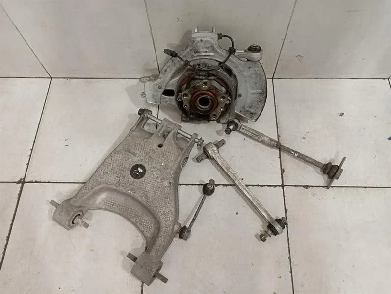 FERRARI Ferrari California T F149 Left Rear Hub 294850 F12 GTC4 Rear Wheel Bearing Housing -
