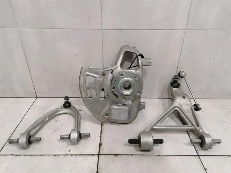 Ferrari GTC4 Lusso F151M Left Front Hub 268377 Wheel Bearing Housing Front Left -