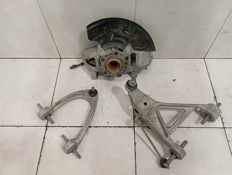 Ferrari California T F149 Right Front Hub 289157 Wheel Bearing Housing Front Right-