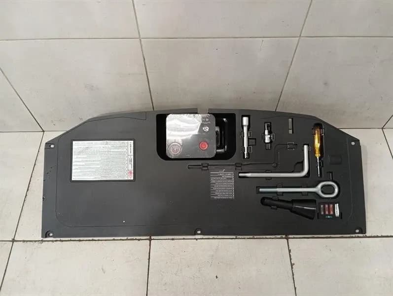 FERRARI Ferrari 812 Superfast F152M Saver Kit 318853 Tire Inflator