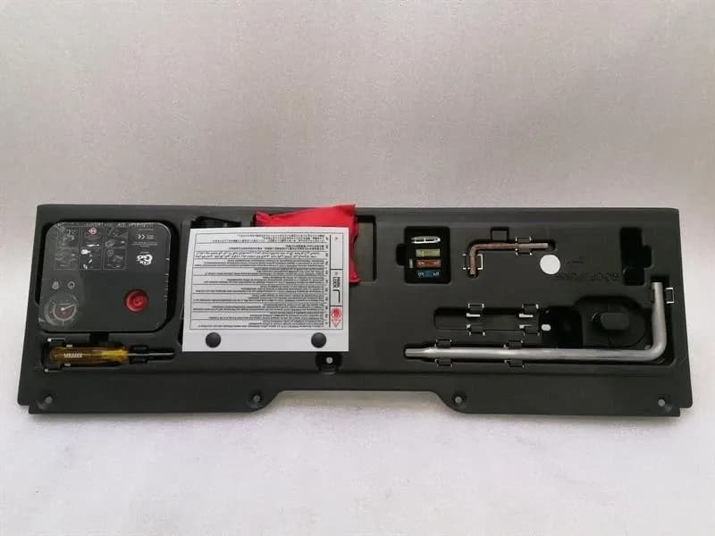 FERRARI PORTOFINO F164 SAVER KIT 781912 TOOL KIT TRAY