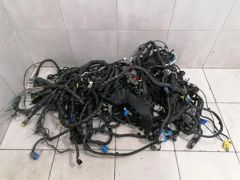 Ferrari GTC4 Lusso T 3.9 V8 F151M Wiring Loom MAIN RHD Wiring Harness FRONT + REAR