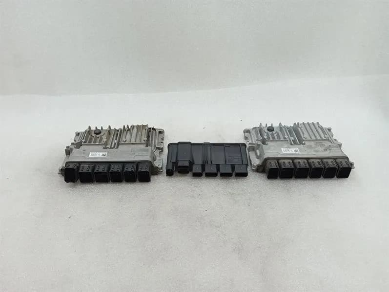 BMW BMW 5 F90 G30 M5 Engine ECU 9494381 Engine Control Unit S63 Set of 2 Set DME