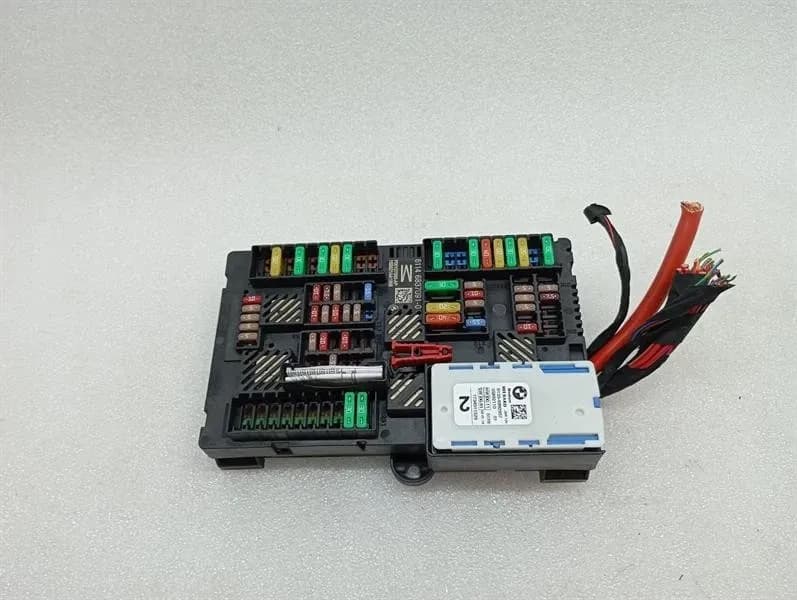 BMW BMW 5 Series F90 G30 M5 Fuse Box 6992957 Fuse Box