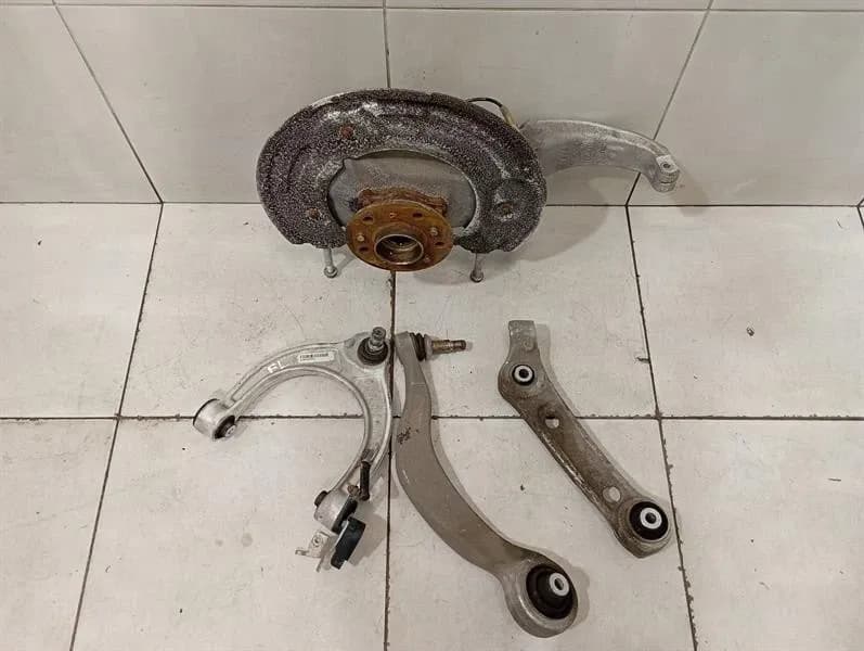 BMW F90 G30 M5 Left Front Hub 7857011 Wheel Bearing Housing Front Left 31107857017-