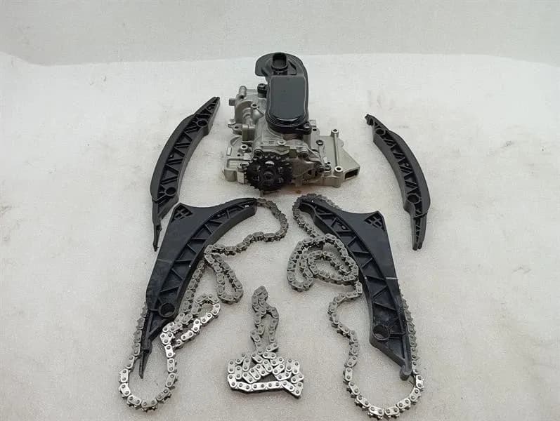 BMW BMW 5 Series F90 G30 M5 Oil Pump 785226202 Oil Pump Additional Oil Pump