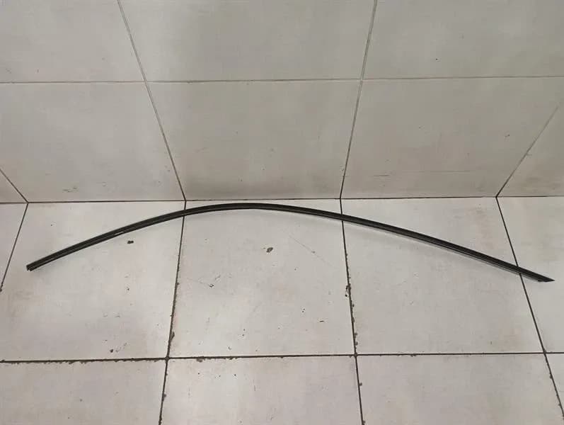 Ferrari 599 GTB F141 Body Molding 68563400 RH Bar -