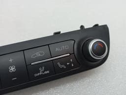 FERRARI Ferrari GTC4 Lusso F151M Auto Climate Control 87291200 Climate Control Panel A/C — thumbnail 4