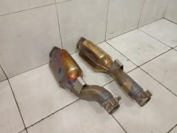 FERRARI Ferrari 599 GTB F141 Secondary Catalytic Converter 220687 Catalytic Converter Kit — thumbnail 4
