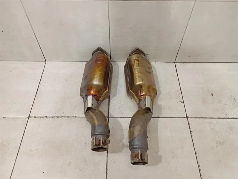 FERRARI Ferrari 599 GTB F141 Secondary Catalytic Converter 220687 Catalytic Converter Kit