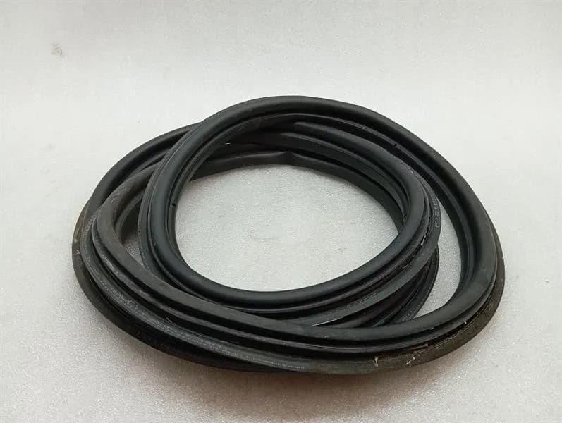 FERRARI Ferrari GTC4 Lusso F151M Boat Lid Seal 86867800 Boot Seals -