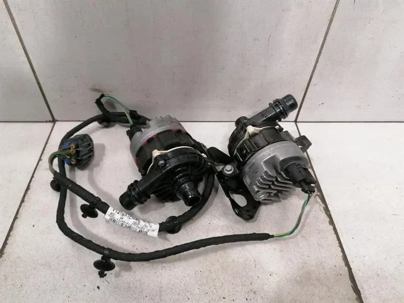 ASTON MARTIN Aston Martin DBS SUPERLEGGERA Additional water pump JY53-8B590-AC coolant pump-