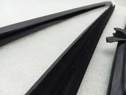 ASTON MARTIN Aston Martin DBS DB11 Right Side Body Molding HY53-C2090-AD Right Bar - — thumbnail 3