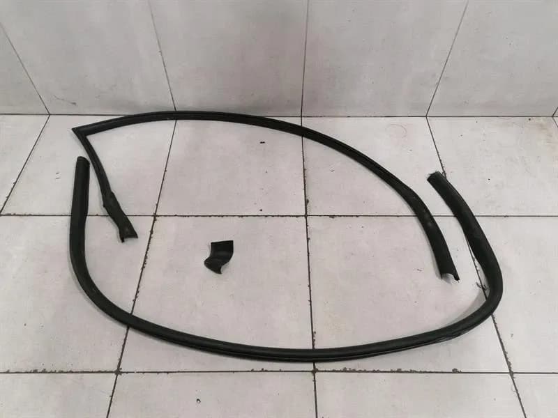 ASTON MARTIN Aston Martin DBS SUPERLEGGERA AM7 Right Door Seal HY53-C20708-AC Door Seals -