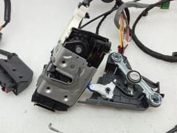 ASTON MARTIN Aston Martin DBS SUPERLEGGERA AM7 left door lock HY53-21813-AD door lock left- — thumbnail 3