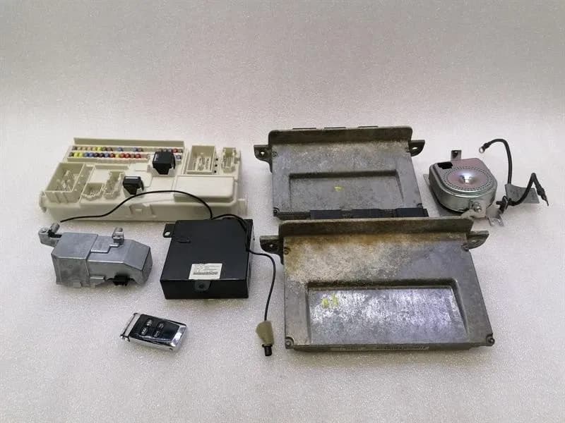 Aston Martin Rapide 10-14 Engine ECU AG43-12A650-AB Engine Control Unit 6.0 V12-