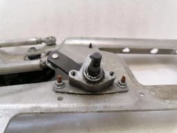 ASTON MARTIN ASTON MARTIN DB9 FRONT WIPER LINKAGE 4G43-17504-FD RIGHT HAND DRIVE RHD- — thumbnail 3
