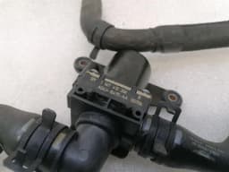ASTON MARTIN Aston Martin Rapide 10-14 heater valve AD43-18495-AA heater valve - — thumbnail 3