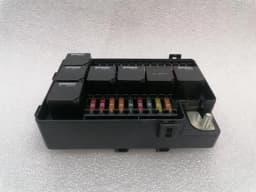 ASTON MARTIN Aston Martin Rapide 10-14 Fuse Box AD43-14A073-AB Fuse Box — thumbnail 2