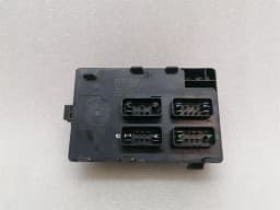 ASTON MARTIN Aston Martin Rapide S Fuse Box AD43-14A074-AA Fuse Box — thumbnail 3