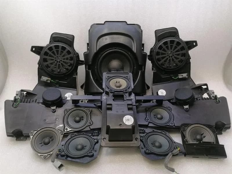 ASTON MARTIN Aston Martin DBS SUPERLEGGERA AM7 18-24 Speaker Set JY53-18808-AB Speakers -