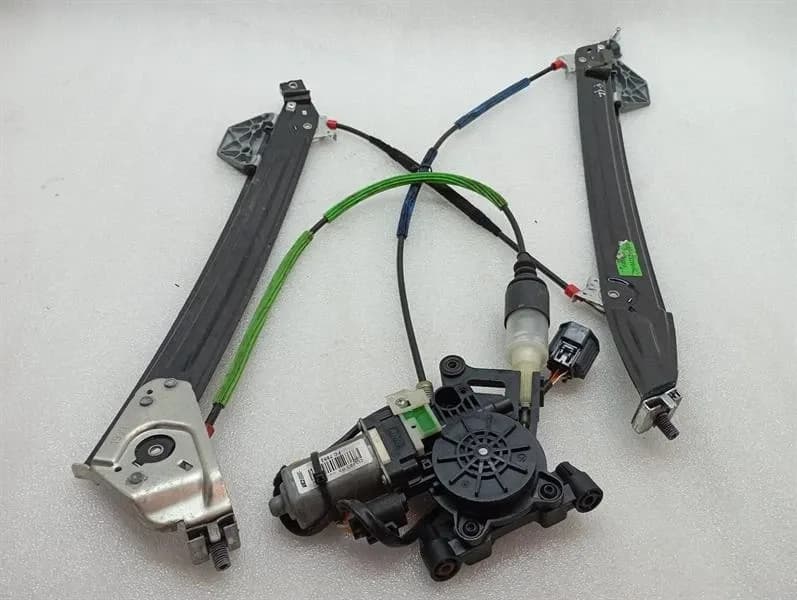 Aston Martin Rapide FRH Door Winder AD43-F23200-AB Window Regulator Front Right-