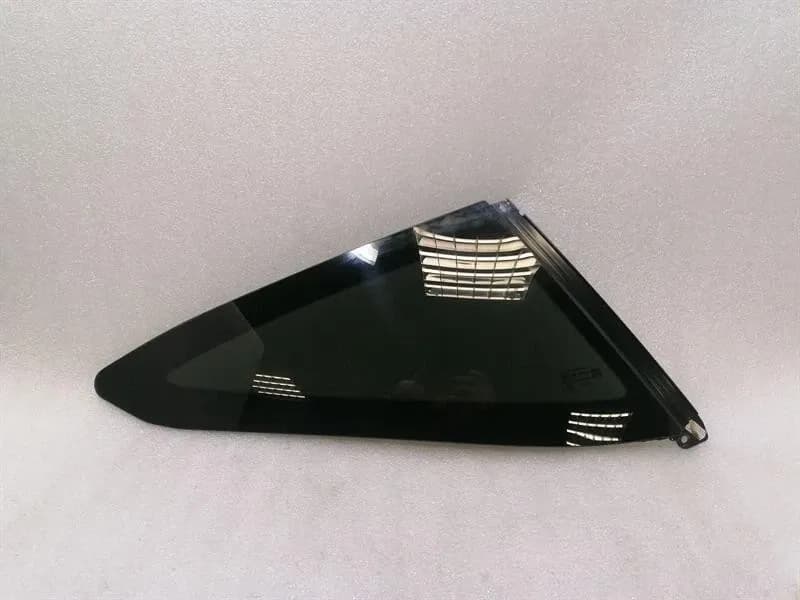 ASTON MARTIN Aston Martin DBS AM7 Right Rear 1/4 Glass LY53-N29750-AA Door Panel 1/4 Rear RH-