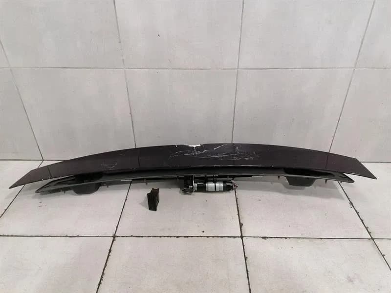AUDI Audi RS5 8T rear spoiler 8T0827948B defects rear spoiler -