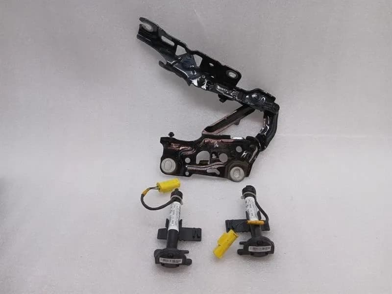 BMW F90 G30 M5 Bonnet Hinge RHS 7347408 Hood Hinge Right 743579803-