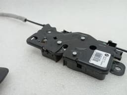 BMW BMW 5 Series F90 G30 M5 Boot Lock 738356108 Tailgate Lock — thumbnail 3