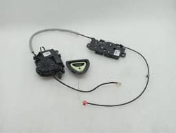 BMW BMW 5 Series F90 G30 M5 Boot Lock 738356108 Tailgate Lock — thumbnail 2