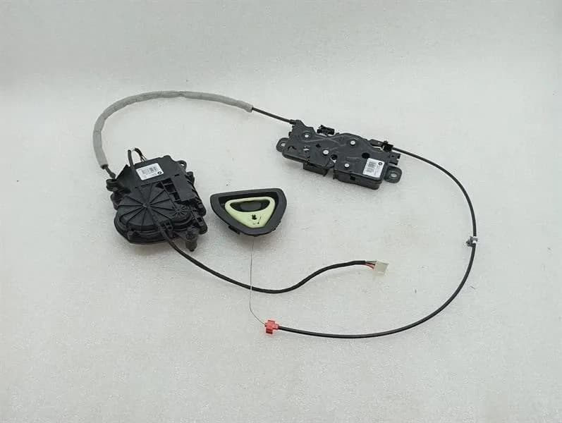 BMW BMW 5 Series F90 G30 M5 Boot Lock 738356108 Tailgate Lock