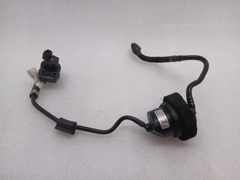 MERCEDES-BENZ Mercedes C Class W204 Valve A2044700193 Purge Valve AMG M156-