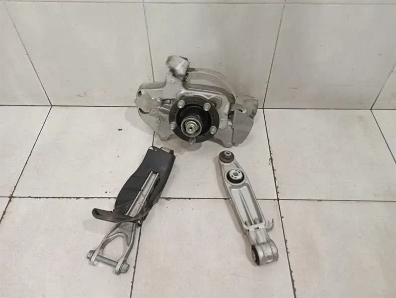 Porsche 911 991 GT3RS Mk1 Left Front Hub 99134165780 Wheel Bearing Housing Front Li-
