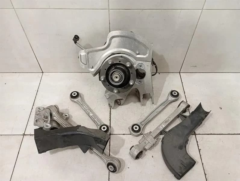 Porsche 911 991 GT3RS Mk1 Left Rear Hub 99133161181 Wheel Bearing Housing Rear Li-