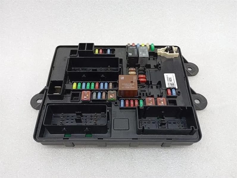 CHEVROLET Chevrolet Corvette C7 Fuse Box 23263496 Fuse Box JUNCTION-