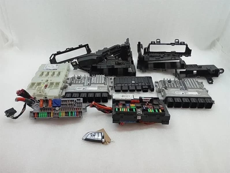 BMW BMW 5 Series F90 G30 M5 Engine ECU Engine Control Unit 8489319 STAGE TUNE-