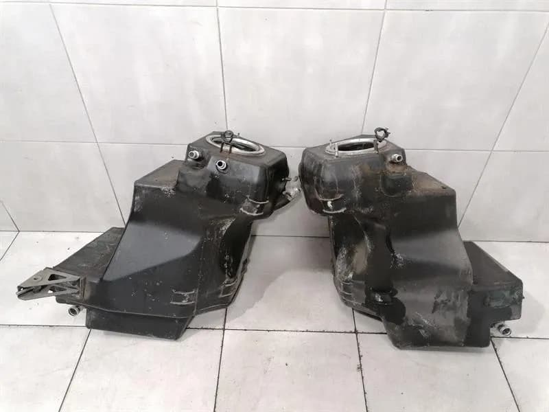 Ferrari 458 F142 Spider Fuel Tank 276666 Fuel Tank SET OF 2 Set-