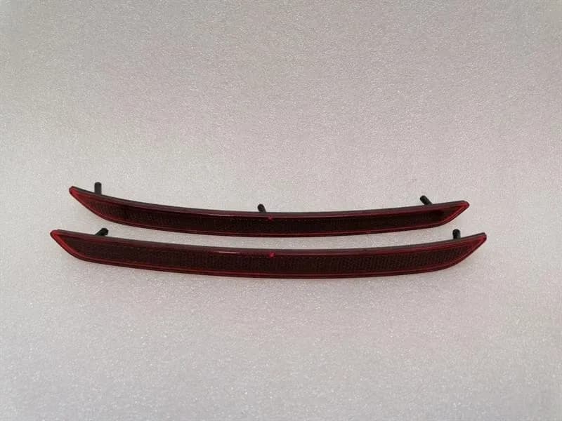 FERRARI Ferrari 812 F152M Superfast Bumper Moulding 89037700 Bumper Strip REFLECTOR-