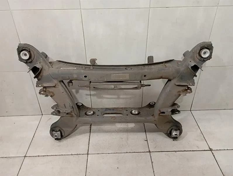 MERCEDES-BENZ Mercedes C63 AMG W204 Subframe Rear A2313501608 Axle Frame Rear Axle M156-