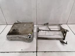 MERCEDES-BENZ Mercedes C63 W204 Engine Oil Cooler A2095000600 Oil Cooler Radiator Damaged- — thumbnail 1