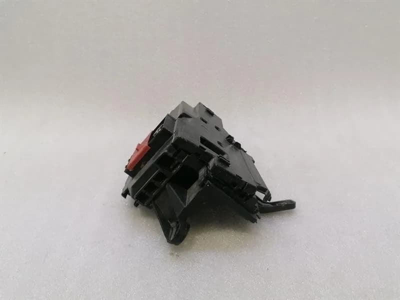 MERCEDES-BENZ Mercedes C Class W205 Fuse Box A2055407311 Fuse Box-