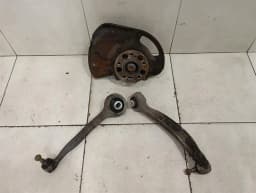 MERCEDES-BENZ Mercedes C63 AMG W204 Left Front Hub A2043324101 M156 Wheel Bearing Housing Front Li- — thumbnail 1