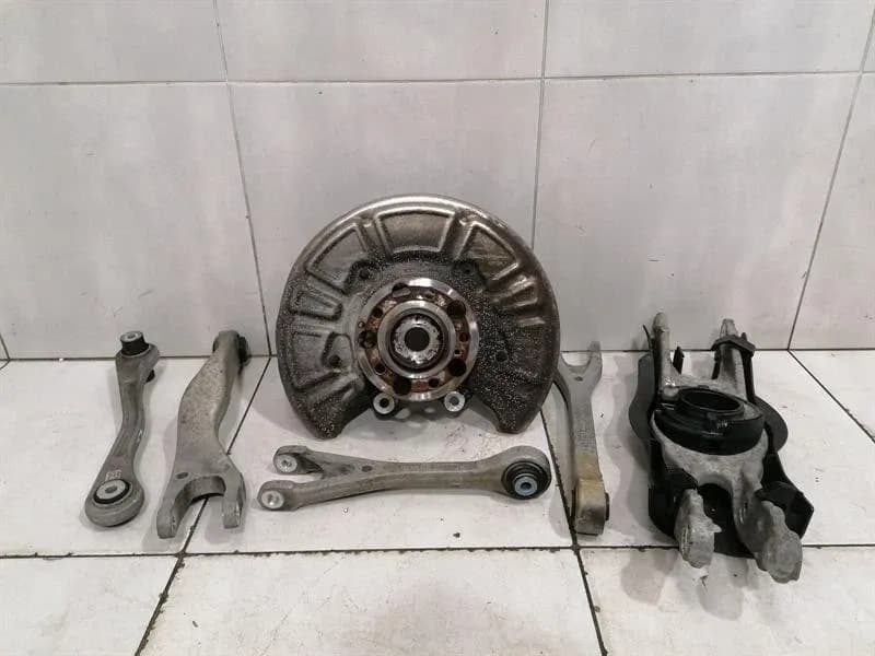 Mercedes C Class W205 Left Rear Hub A2053501514 Wheel Bearing Housing Rear Left -