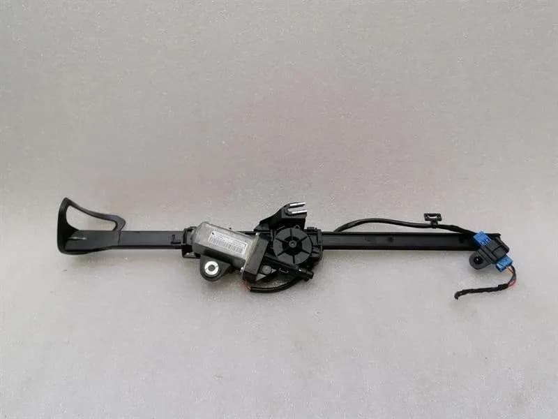 Mercedes C Class W205 L Seat Belt Feeder A2058600182 Seat Belt Adjuster-